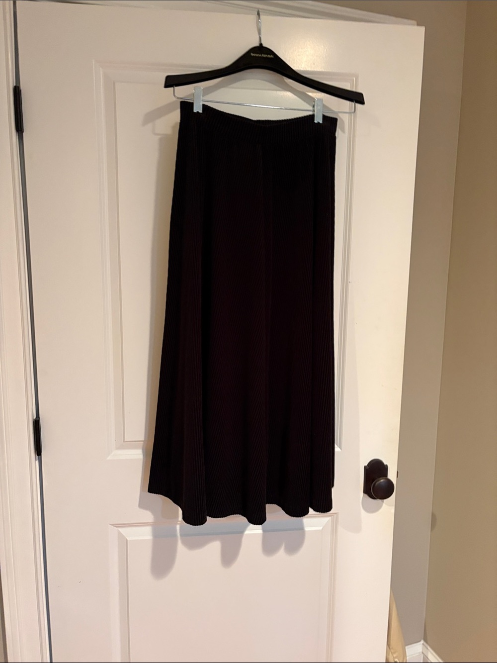 Elegant Black Maxi Pleated Skirt